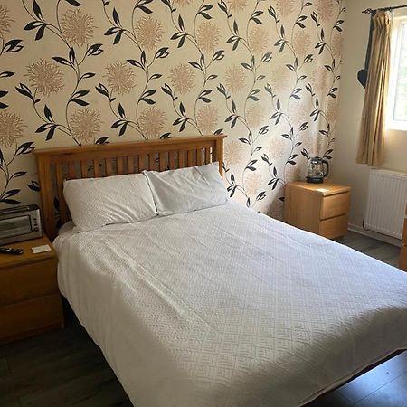 La Mansion Bed & Breakfast Уенсбъри Екстериор снимка